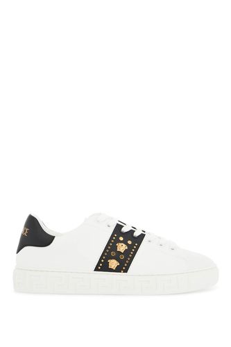 Versace studded Greek Sneakers - Versace - Modalova