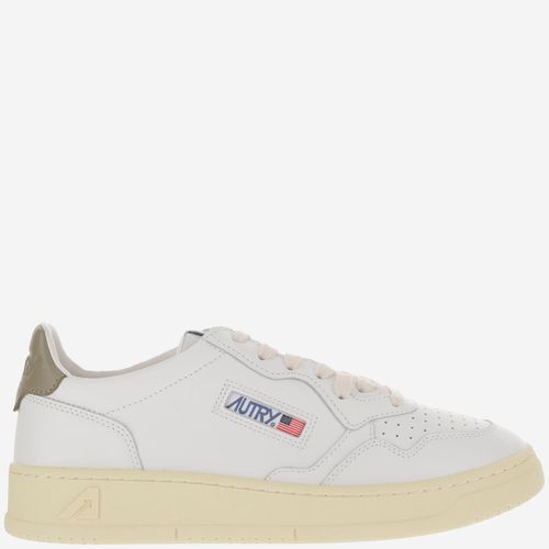 Autry Low Medalist Sneakers - Autry - Modalova