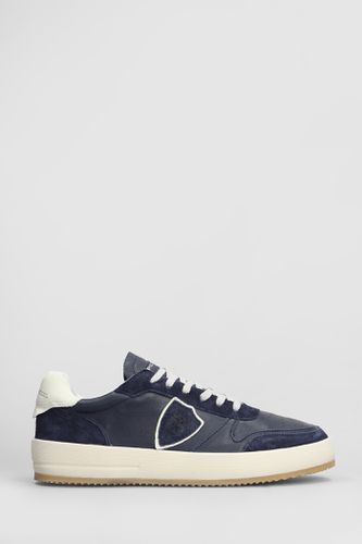 Nice Low Sneakers In Suede And Leather - Philippe Model - Modalova