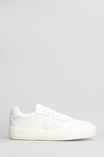 Nice Low Sneakers In Leather - Philippe Model - Modalova