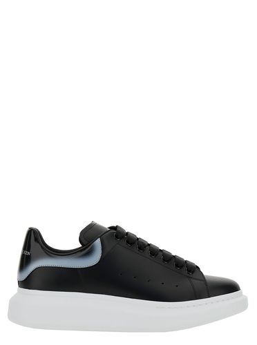 Sneakers With Oversized Platform And Logo Detail In Leather Man - Alexander McQueen - Modalova