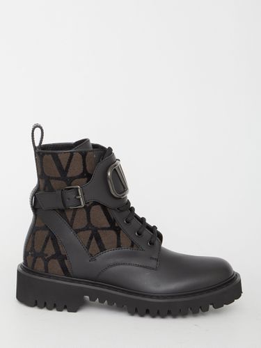 Vlogo Signature Combat Boots - Valentino Garavani - Modalova