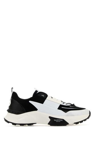 Two-tone Fabric And Mesh True Act Sneakers - Valentino Garavani - Modalova