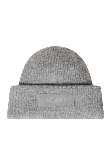 Jacquemus Logo Patch Ribbed Beanie - Jacquemus - Modalova