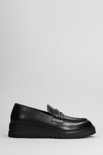 Loafers In Black Leather - Giorgio Armani - Modalova