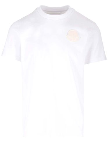 T-shirt With Logo Patch - Moncler - Modalova