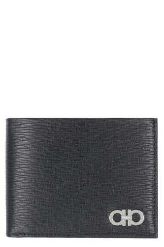 Gancini Leather Flap-over Wallet - Ferragamo - Modalova