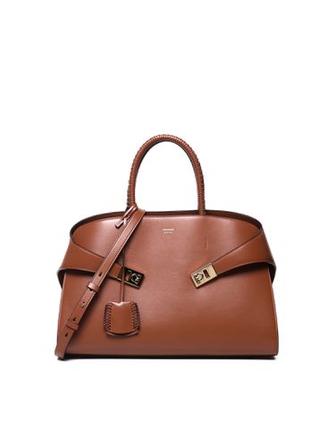 Ferragamo Hug Handbag - Ferragamo - Modalova