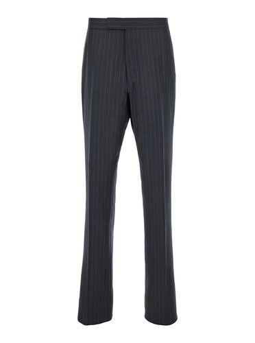 Fit 1 Backstrap Trouser In Pin Stripe Wool Suiting - Thom Browne - Modalova