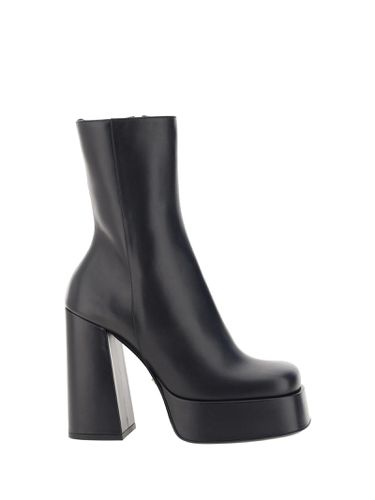 Versace Heeled Ankle Boots - Versace - Modalova