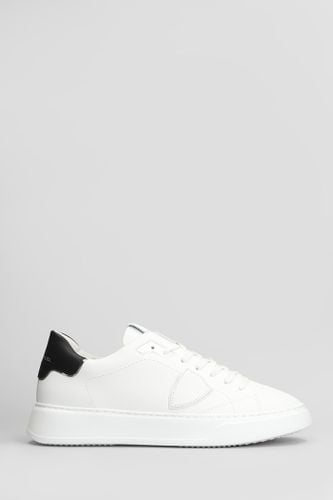 Temple Low Sneakers In Leather - Philippe Model - Modalova