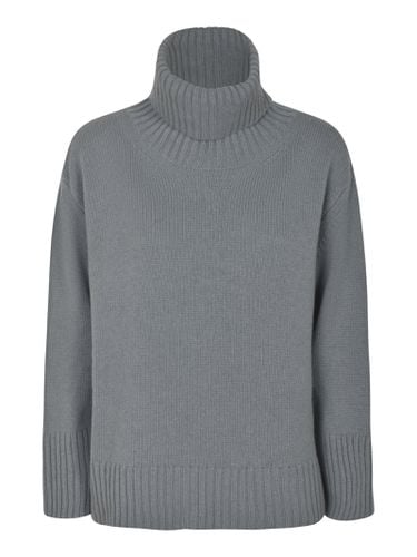 Roll Neck Plain Ribbed Pullover - Oliver Lattughi - Modalova