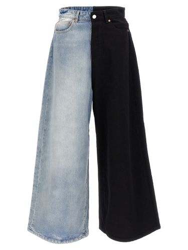 Split Deconstructed Big Shape Jeans - VETEMENTS - Modalova