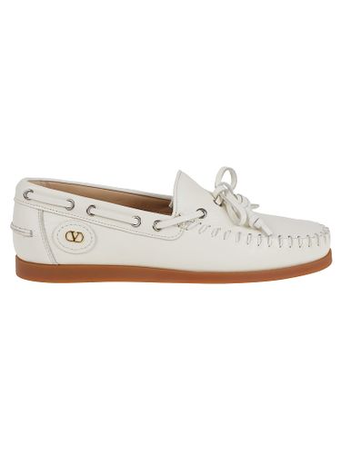 Boat Shoe Palm Avenue Bufalo/antique Brass Logo/rs - Valentino Garavani - Modalova