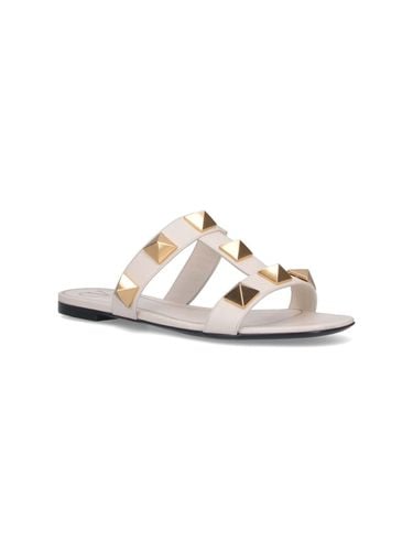 Roman Studs Sandals - Valentino Garavani - Modalova