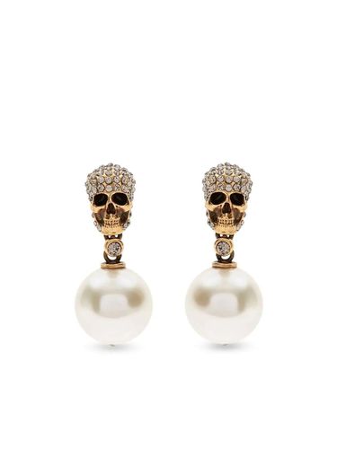 Pearl Skull Earrings In Antiqued - Alexander McQueen - Modalova