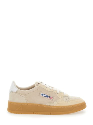 Medalist Low Top Sneakers With Logo Patch In Suede Woman - Autry - Modalova