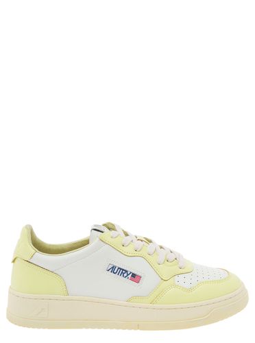 Medalist Low Top Sneakers With Logo Detail In Leather Man - Autry - Modalova