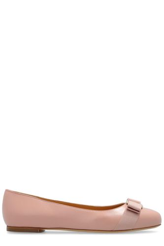 Varina Bow Detailed Ballet Flats - Ferragamo - Modalova