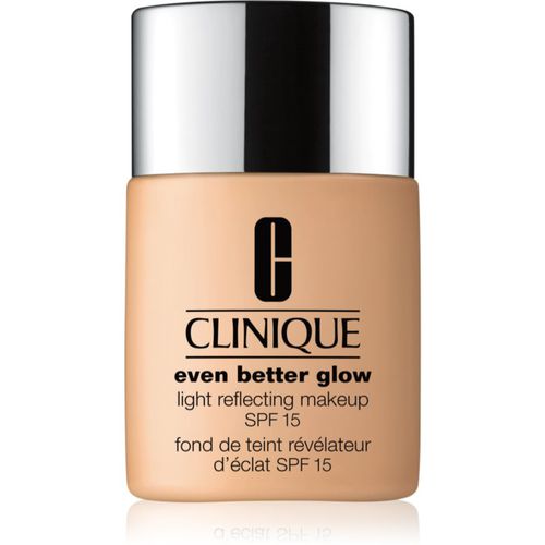 Even Better™ Glow Light Reflecting Makeup SPF 15 fondotinta illuminante SPF 15 colore CN 40 Cream Chamois 30 ml - Clinique - Modalova