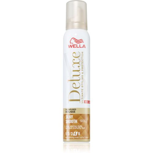 Deluxe Silky Smooth espuma fijadora con efecto nutritivo 200 ml - Wella - Modalova