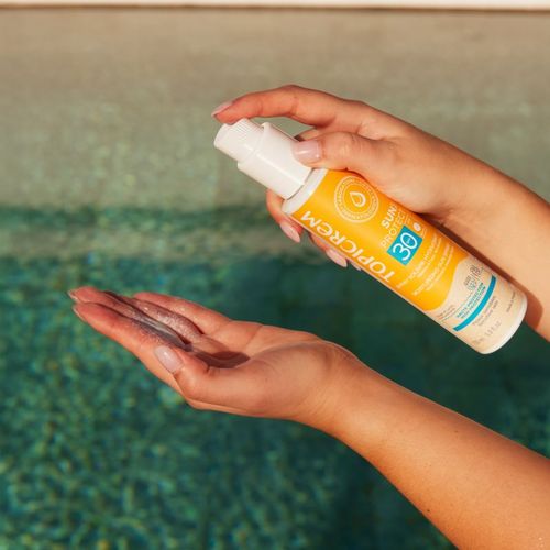 Sun Protect Moisturizing Sun Spray spray protector con efecto hidratante SPF 30 150 ml - Topicrem - Modalova