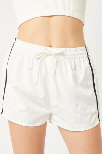 A Pair Of Windbreaker Shorts - KandyKouture - Modalova