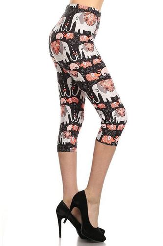 Elephants Printed, High Waisted Capri Leggings In A Fitted Style With An Elastic Waistband - KandyKouture - Modalova