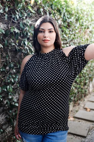 Plus Polka Dot Cold Shoulder Short Sleeve Back Self-tie Top - KandyKouture - Modalova