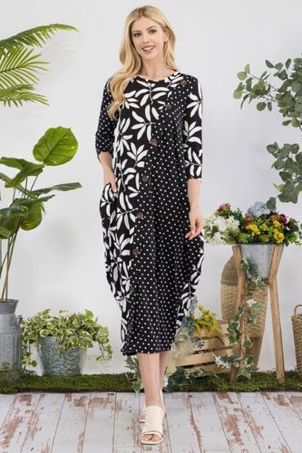 Celeste Full Size Floral Polka Dot Contrast Midi-Dress with Pockets - Trendsi - Modalova