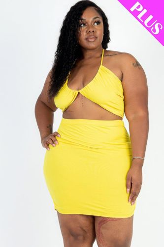 Plus Size Sexy Solid Crisscross Halter Top & Ruched Mini Skirt Set - KandyKouture - Modalova