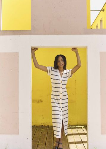 Robe longue en maille écrue marinière en coton biologique - La Fée Maraboutée - Modalova