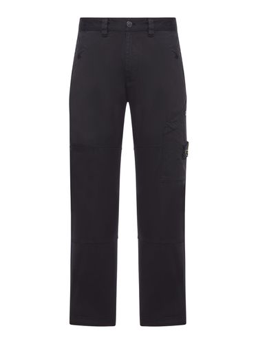 REGULAR COTTON TROUSERS WITH LOGO - Man - Stone Island - Modalova