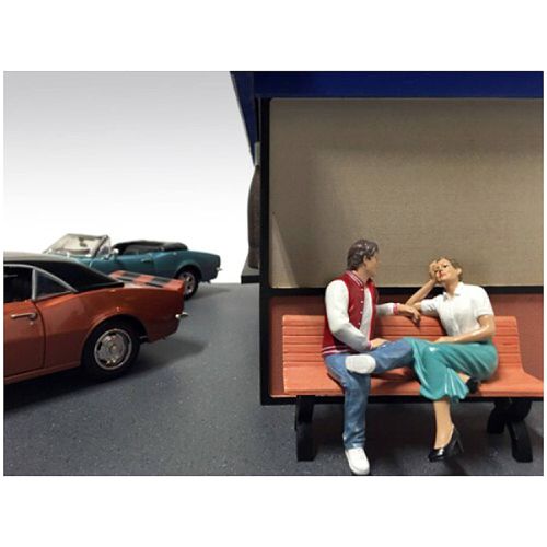 Figure Set - Sitting Couple Adam and Kristan For 1/18 Models, 2 Piece - American Diorama - Modalova