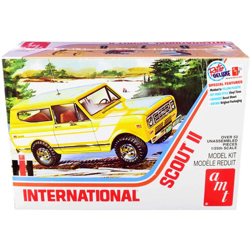 Scale Model Kit - Skill 2 IH International Harvester Scout II Vinyl Tires - AMT - Modalova