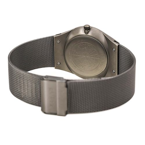 Men's Titanium Classic Black Dial Grey Mesh Bracelet Watch - Bering - Modalova