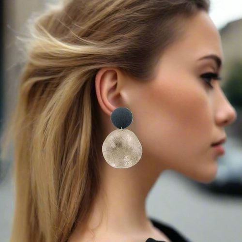 Pm - Leather Earrings Black Pastel Gray Big Waves - Marina Panayiotoulia - Modalova