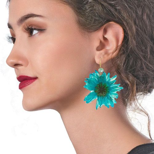 Handmade Gold Plated Silver Turquoise Daisy Dangle Earrings With Swarovski Stones - Crafts of Soul - Modalova