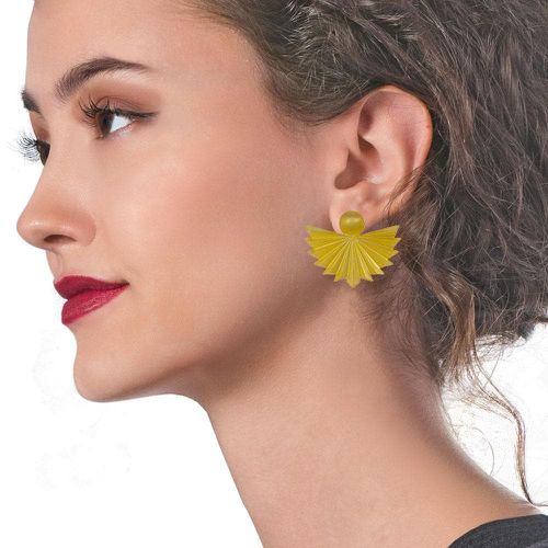 Gold Flying Folds Stud Earrings - Fey Papanikou - Modalova