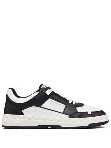 Sneakers With Logo - Valentino Garavani - Modalova