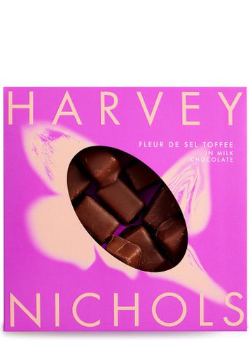 Fleur de Sel Toffee in Milk Chocolate 125g - Harvey Nichols - Modalova