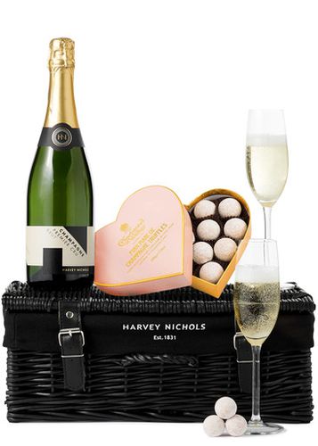 Champagne & Charbonnel Hamper - Harvey Nichols - Modalova