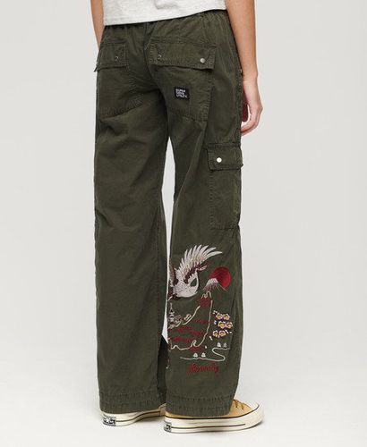 Women's Low Rise Embroidered Cargo Pants Green / Surplus Goods Olive Green - Size: 26 - Superdry - Modalova