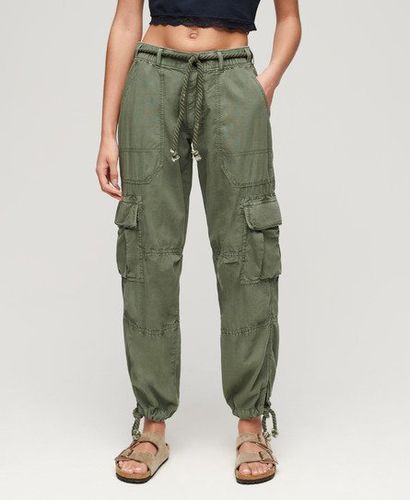 Women's Lightweight Beach Cargo Pants Green / Military Duck Green - Size: 26 - Superdry - Modalova