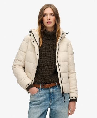 Women's Classic Logo Badge Faux Fur Short Hooded Puffer Jacket, Beige, Size: 14 - Superdry - Modalova