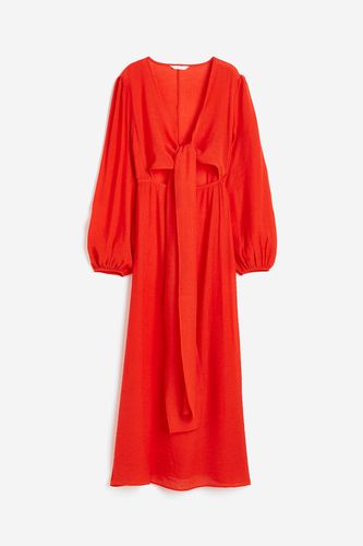 Gecrinkeltes Kleid mit Bindedetail Rot, Alltagskleider in Größe S. Farbe: - H&M - Modalova