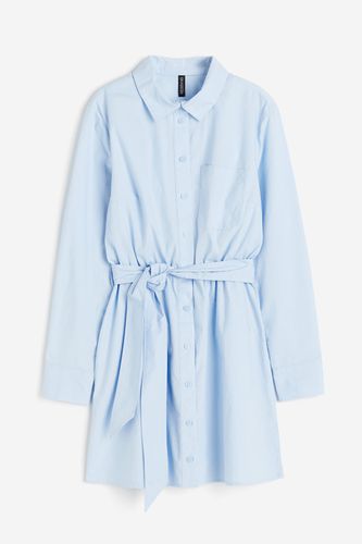 Blusenkleid mit Bindegürtel Hellblau, Alltagskleider in Größe XXS. Farbe: - H&M - Modalova
