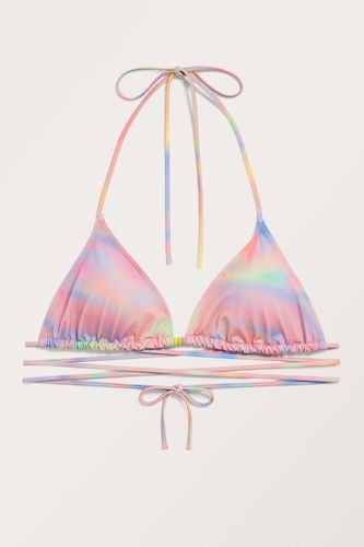 Triangel-Bikinitop mit Trägern Regenbogenfarbenes Batikmuster, Bikini-Oberteil in Größe M. Farbe: - Monki - Modalova