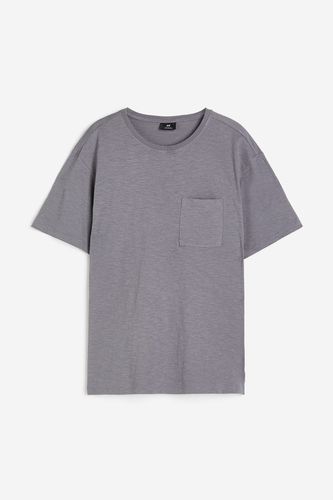 T-Shirt mit Tasche Regular Fit Dunkelgraumeliert in Größe M. Farbe: - H&M - Modalova