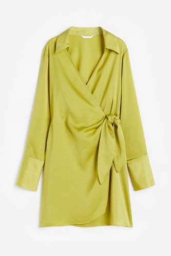 Wickelkleid aus Satin Gelbgrün, Alltagskleider in Größe S. Farbe: - H&M - Modalova